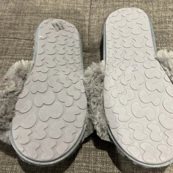 Skims Plushfuzzy Slippers - Picture 5 of 8
